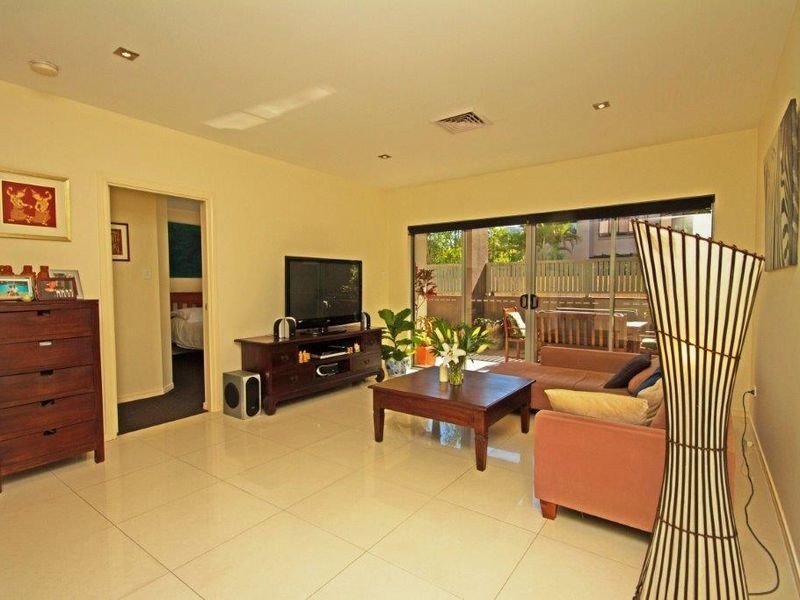 1/215 Wellington Road, Kangaroo Point QLD 4169