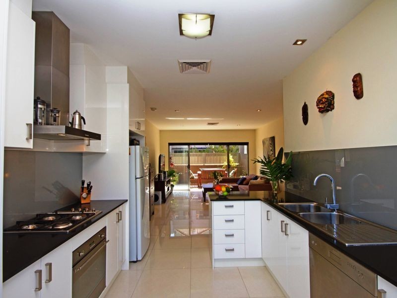 1/215 Wellington Road, Kangaroo Point QLD 4169