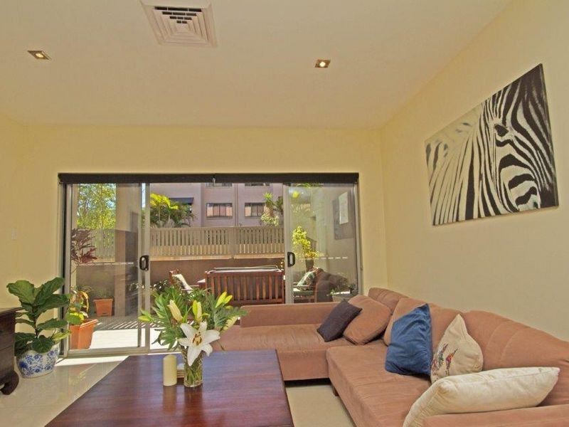 1/215 Wellington Road, Kangaroo Point QLD 4169