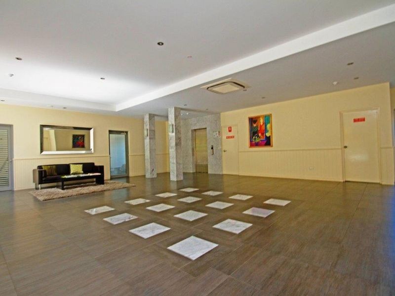 1/215 Wellington Road, Kangaroo Point QLD 4169