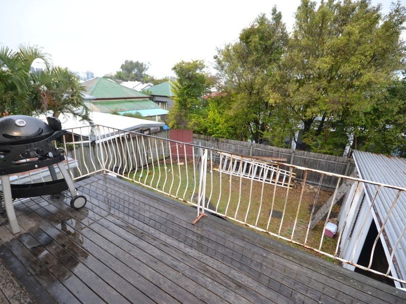 18 Toohey Street, Kangaroo Point QLD 4169