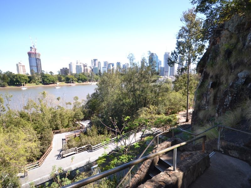 18 Toohey Street, Kangaroo Point QLD 4169