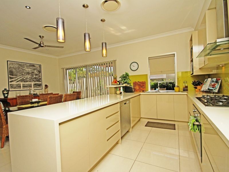 19 Lockhart Street, Woolloongabba QLD 4102