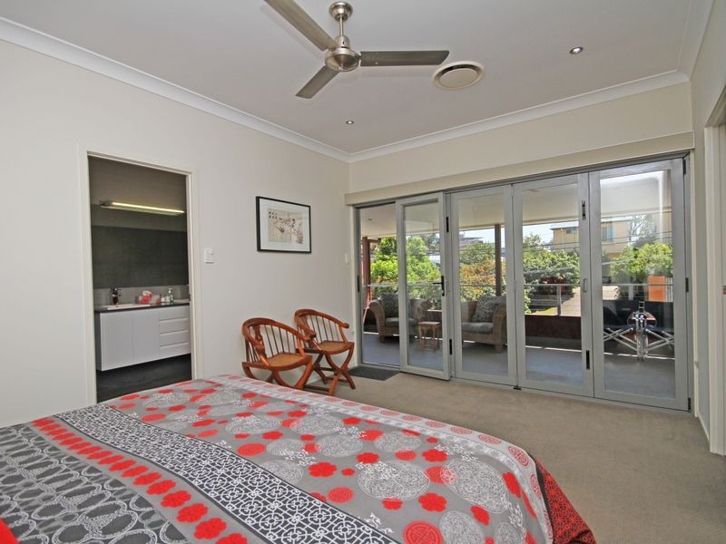 19 Lockhart Street, Woolloongabba QLD 4102