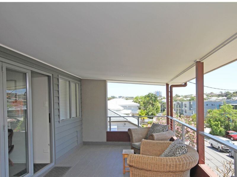 19 Lockhart Street, Woolloongabba QLD 4102