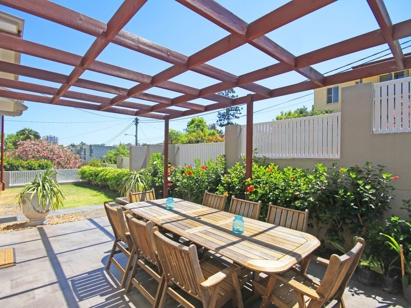 19 Lockhart Street, Woolloongabba QLD 4102