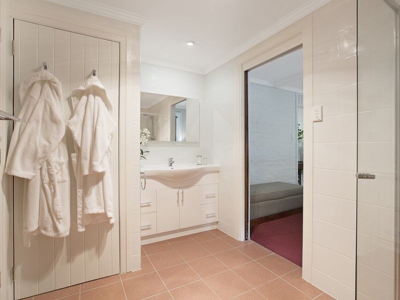 28 Parooba Avenue, Camp Hill QLD 4152