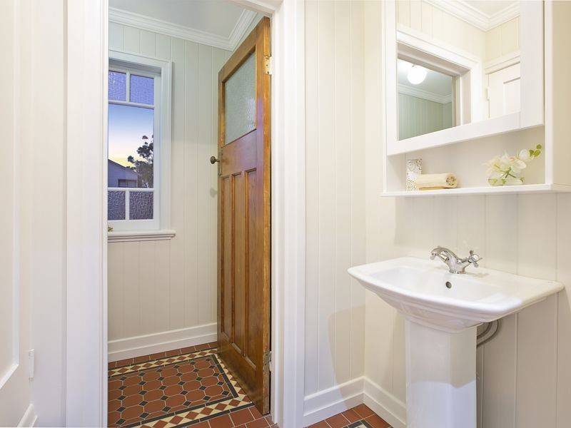 28 Parooba Avenue, Camp Hill QLD 4152