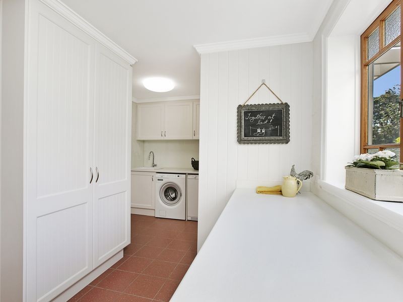 28 Parooba Avenue, Camp Hill QLD 4152