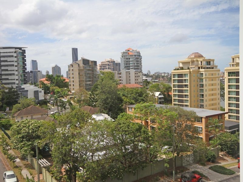 614/9 Castlebar Street, Kangaroo Point QLD 4169