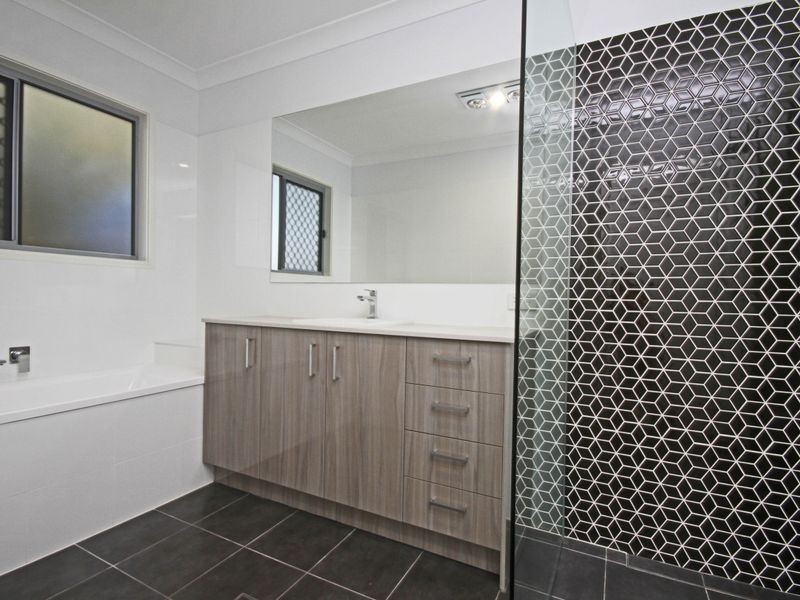 54 Kingfisher Lane, East Brisbane QLD 4169