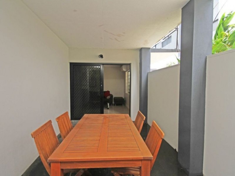 8/204 Wellington Road, Kangaroo Point QLD 4169