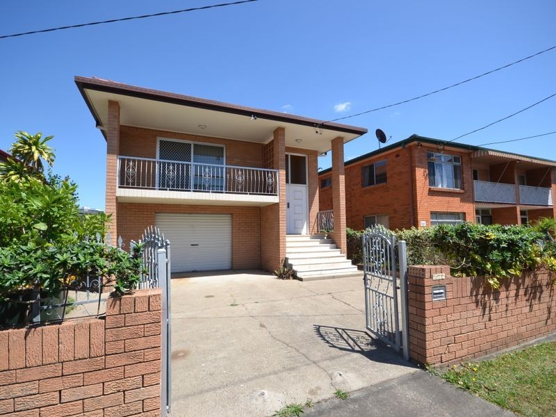 15 Carl St, Woolloongabba QLD 4102