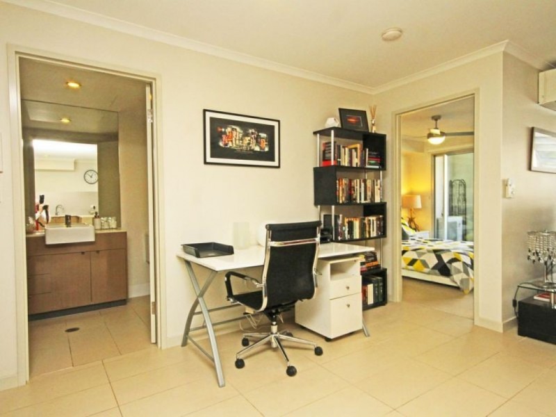 1407/67 Linton Street, Kangaroo Point QLD 4169