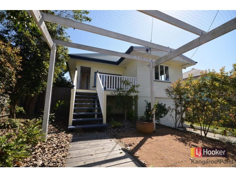 114 Bennetts Road, Norman Park QLD 4170