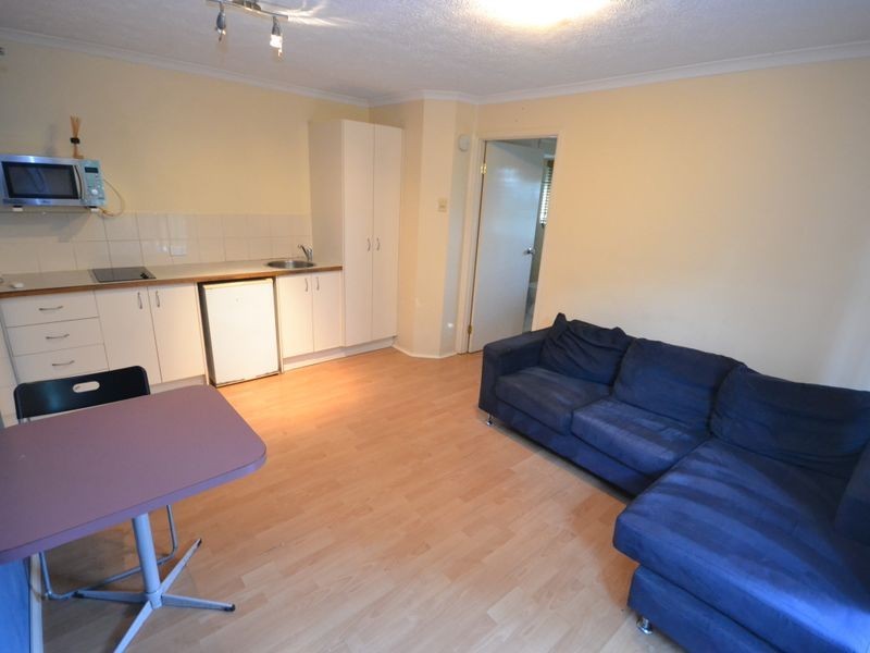 8/27 Princess Street, Kangaroo Point QLD 4169