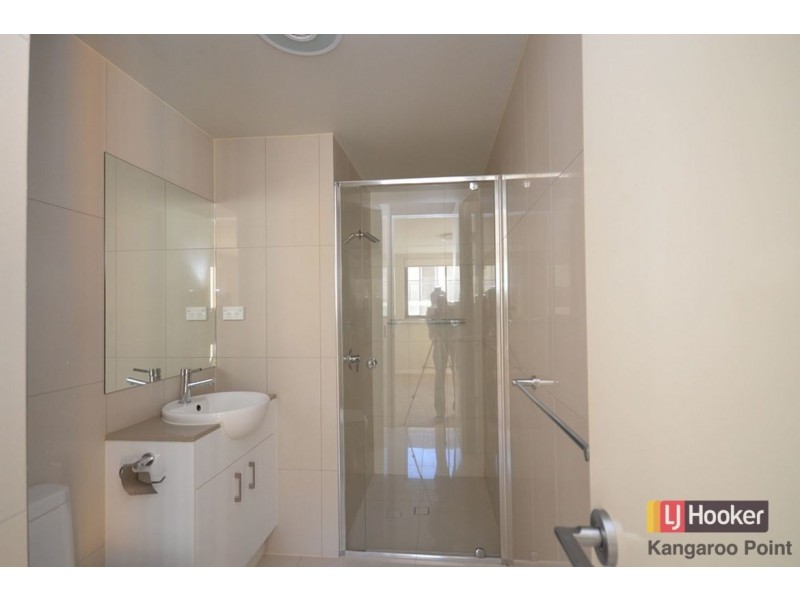 10/450 Main Street, Kangaroo Point QLD 4169