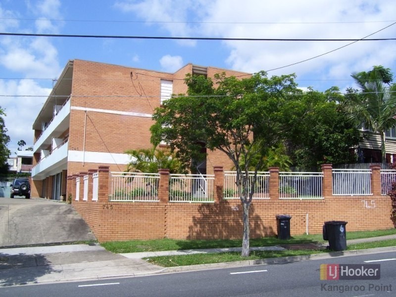 2/745 Logan Road, Greenslopes QLD 4120