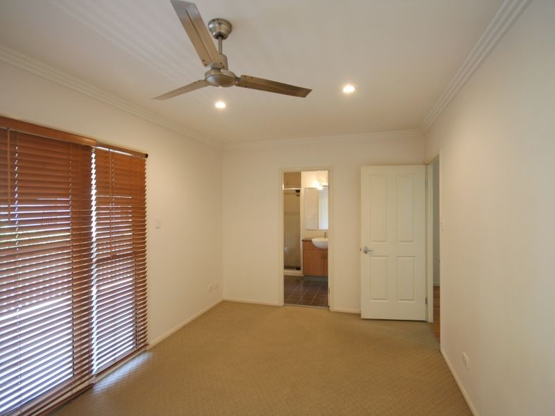 18 Quinton Street, Kangaroo Point QLD 4169