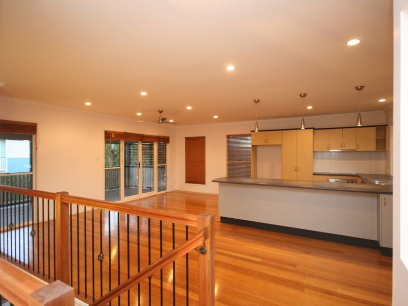 18 Quinton Street, Kangaroo Point QLD 4169