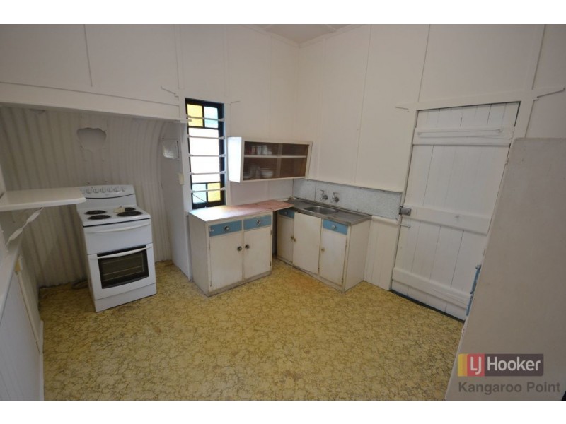 17 Rosina Street, Kangaroo Point QLD 4169