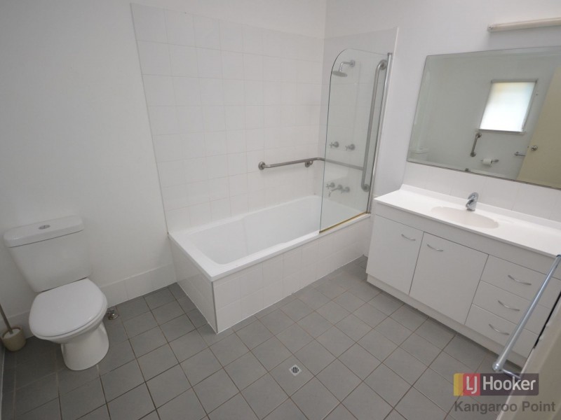 11 Eskgrove Street, East Brisbane QLD 4169