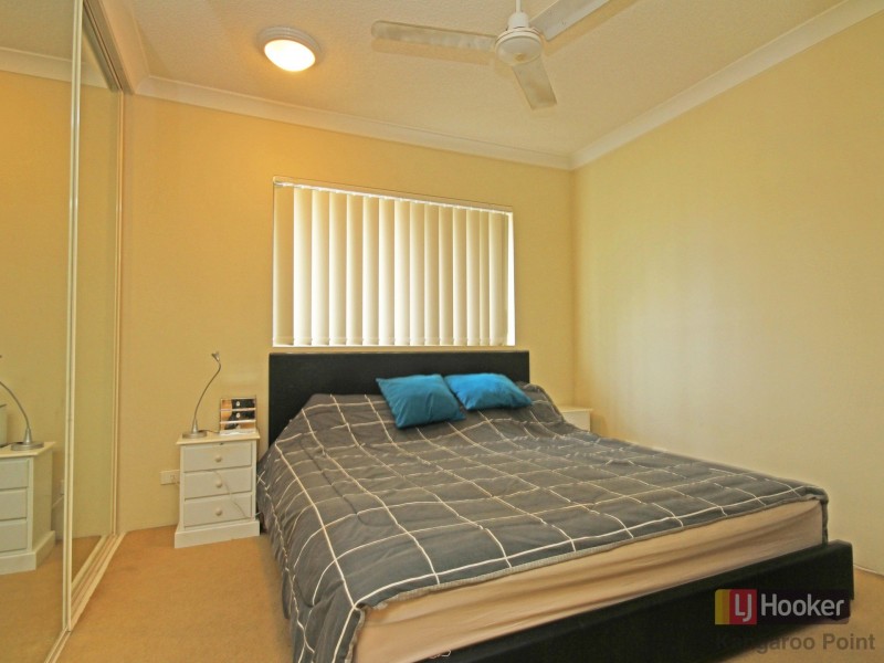 2/29 Bell Street, Kangaroo Point QLD 4169