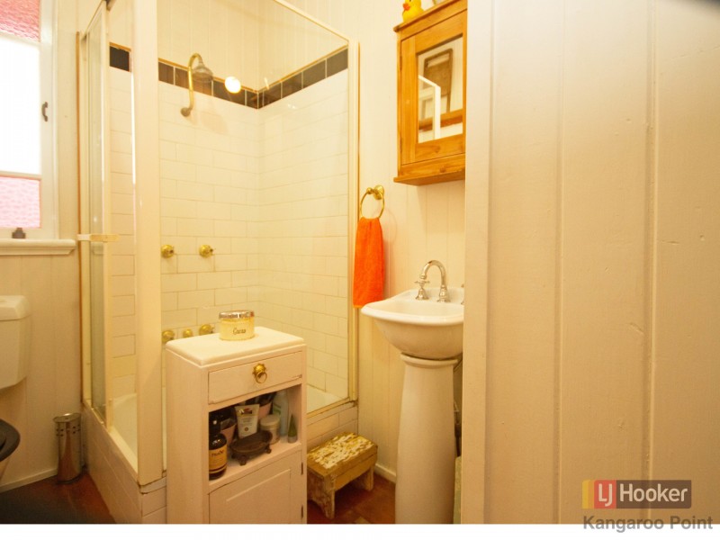 187 Cornwall Street, Greenslopes QLD 4120