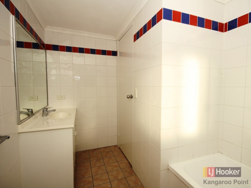 4/15 Rawlins Street, Kangaroo Point QLD 4169