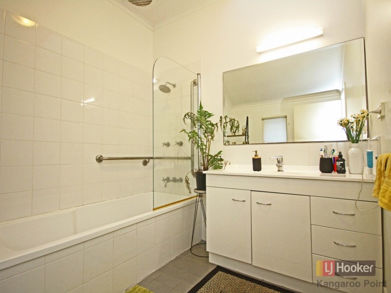 11 Eskgrove Street, East Brisbane QLD 4169