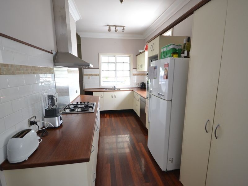 42 Rosina Street, Kangaroo Point QLD 4169