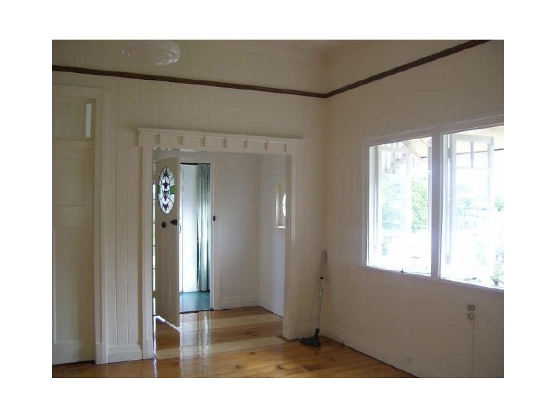 104 Railway Parade, Norman Park QLD 4170