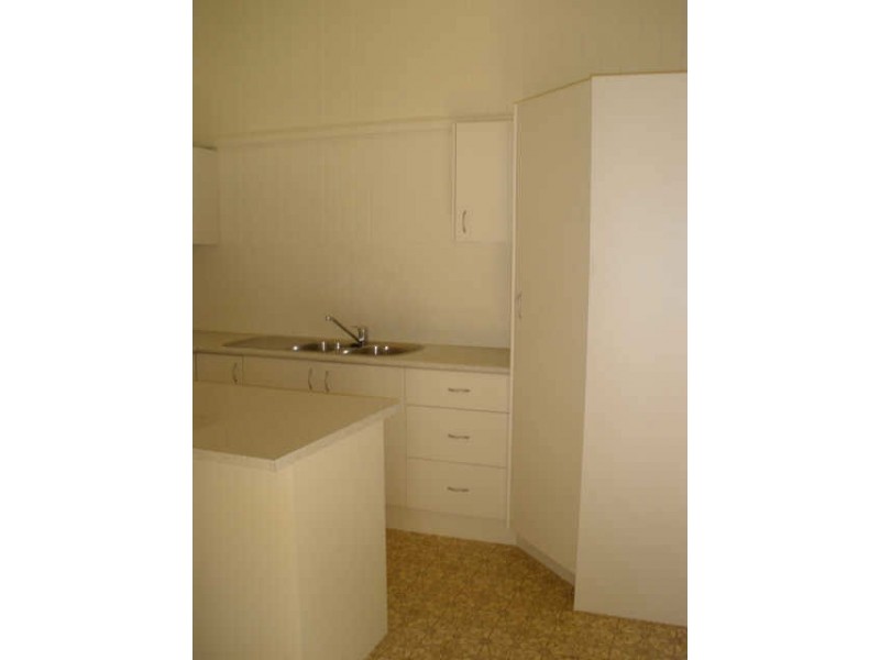 104 Railway Parade, Norman Park QLD 4170