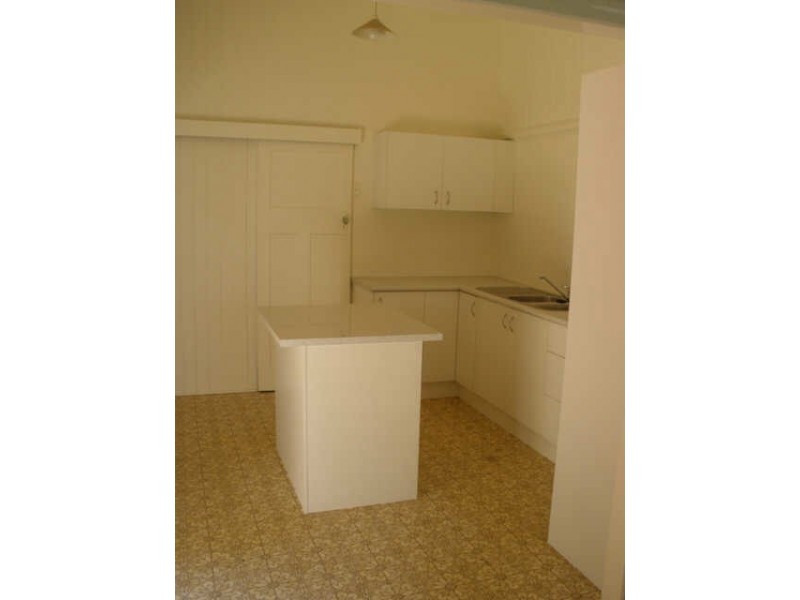 104 Railway Parade, Norman Park QLD 4170