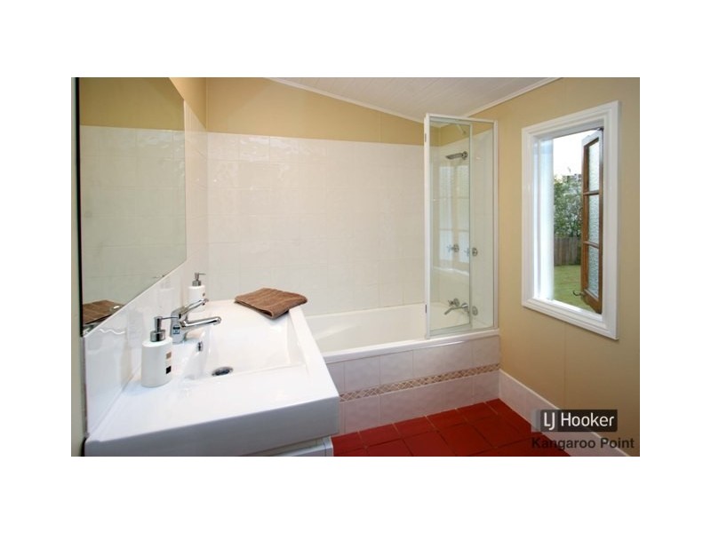 10 Geelong Street, East Brisbane QLD 4169