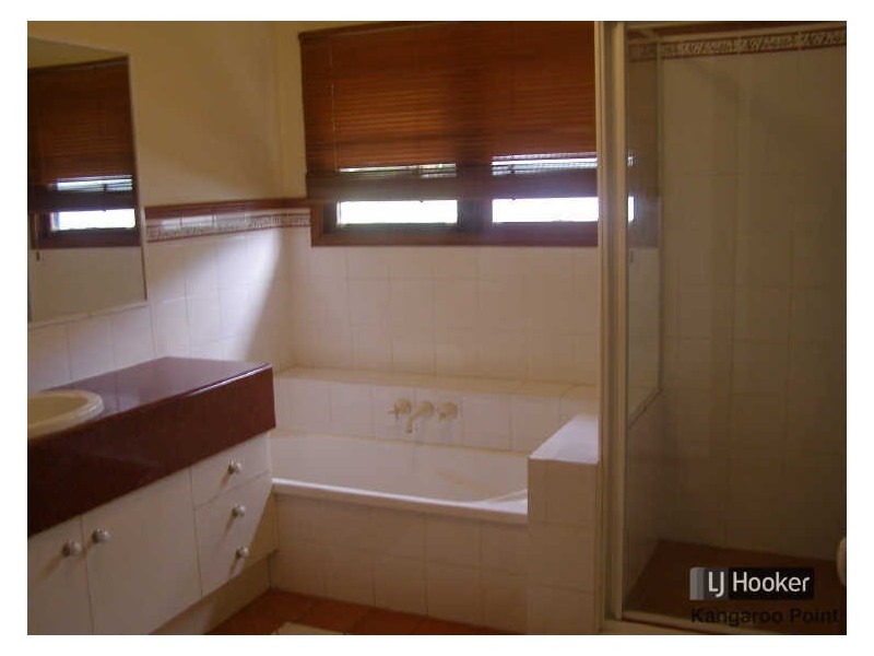 40 Roseglen Street, Greenslopes QLD 4120