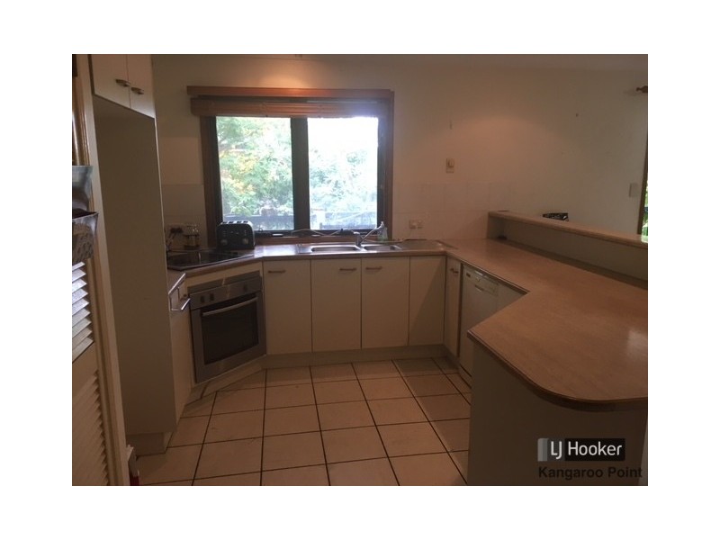 40 Roseglen Street, Greenslopes QLD 4120