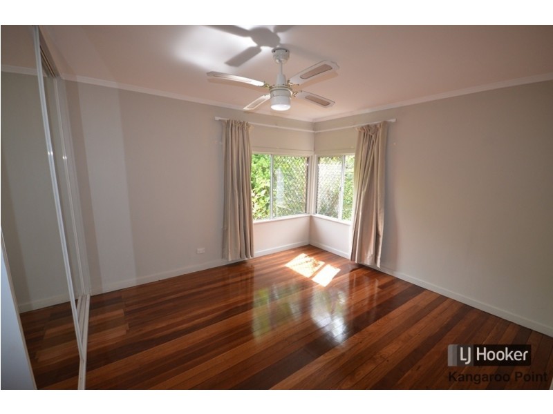 14 Brooks Street, Camp Hill QLD 4152
