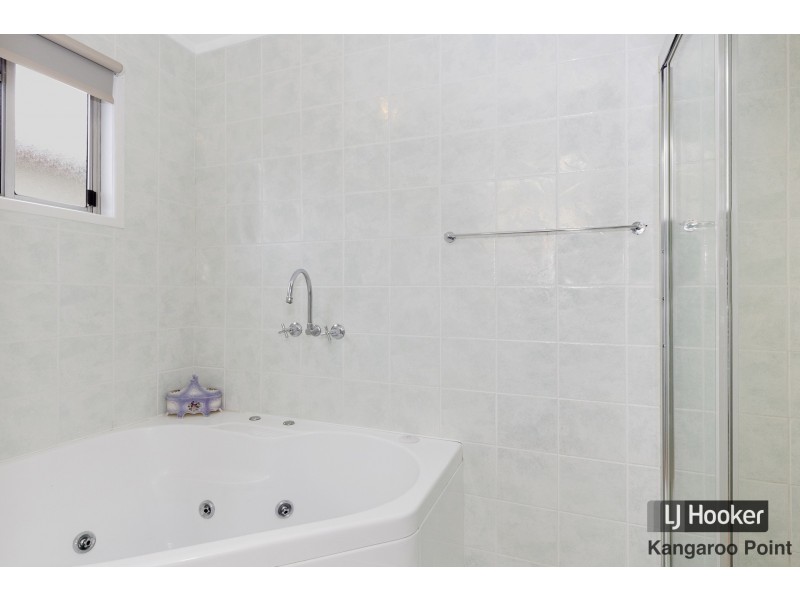 45 Deshon Street, Woolloongabba QLD 4102