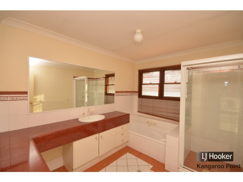 40 Roseglen Street, Greenslopes QLD 4120