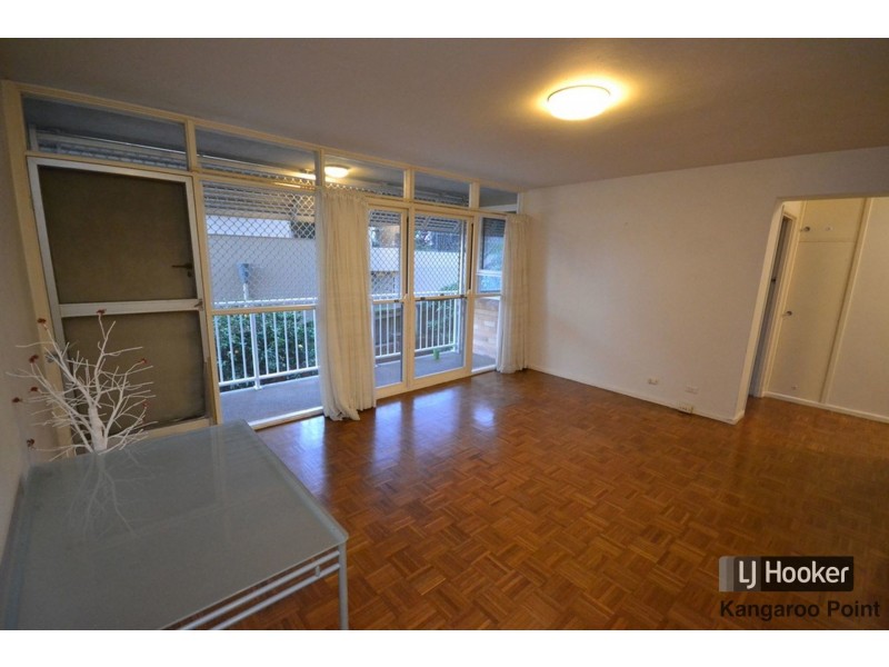 2/64 Thorn Street, Kangaroo Point QLD 4169