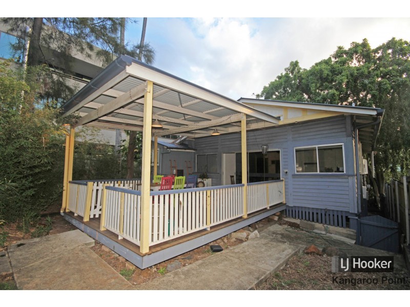 11 Eskgrove Street, East Brisbane QLD 4169