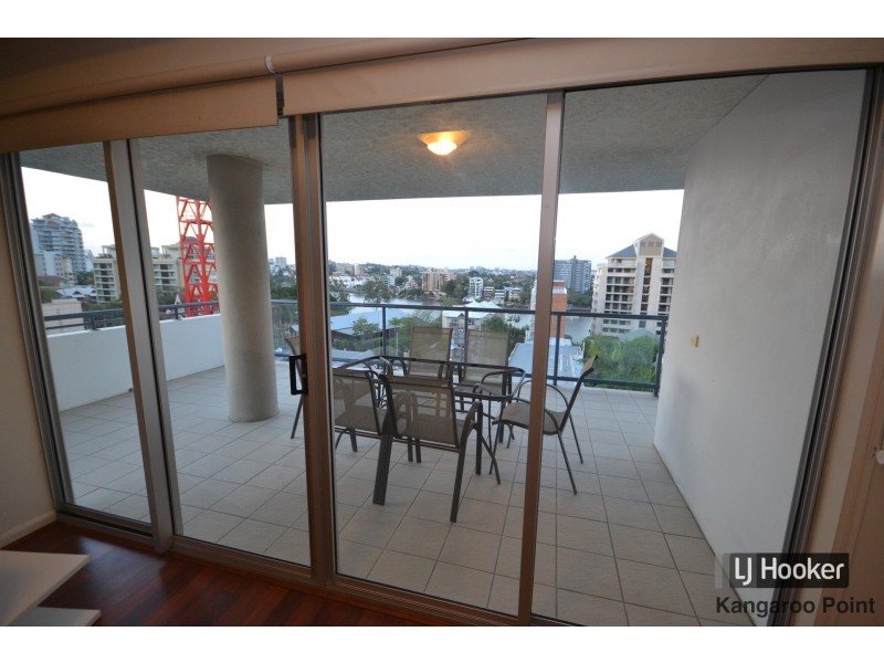 21/19 Thorn Street, Kangaroo Point QLD 4169