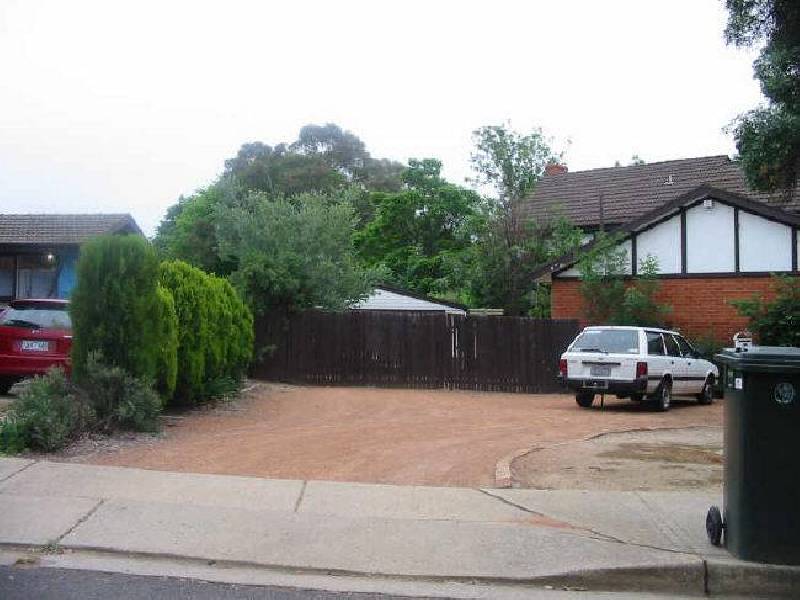 2 Ulverstone Street, Lyons ACT 2606