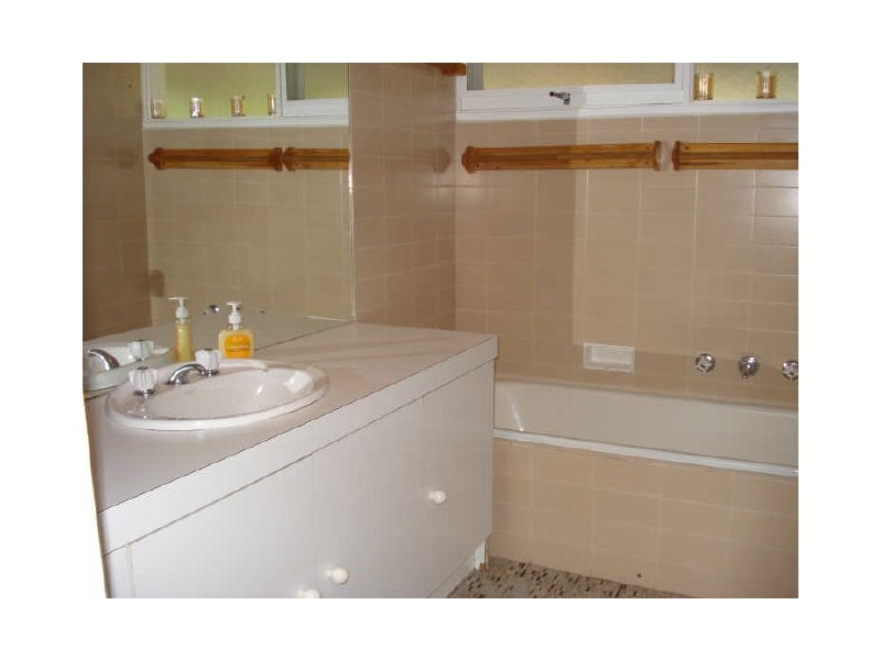 72 Birdwood Street, Hughes ACT 2605