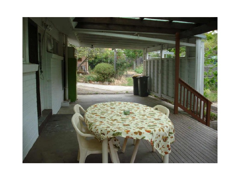 72 Birdwood Street, Hughes ACT 2605