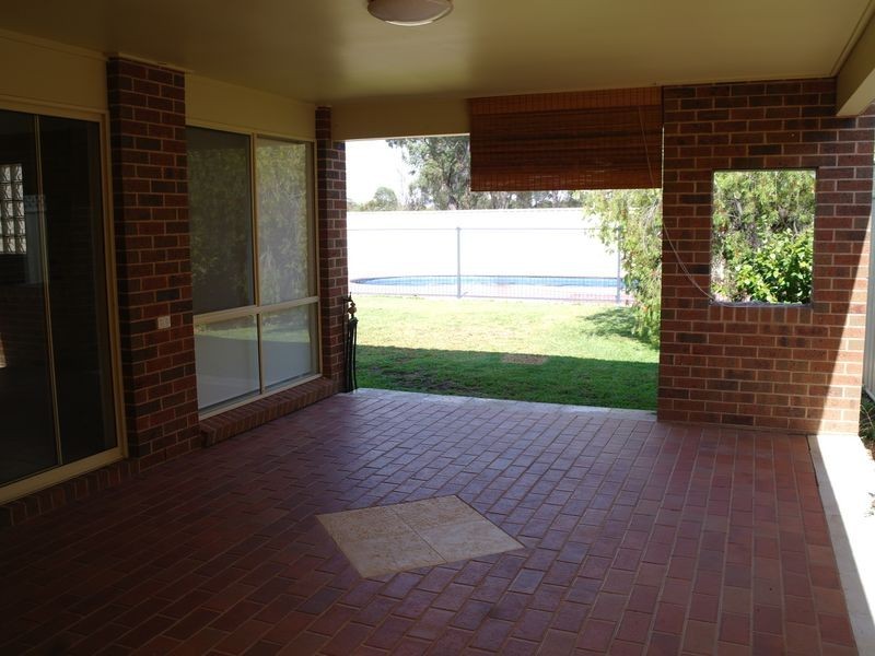 10 Monash Drive, Benalla VIC 3672
