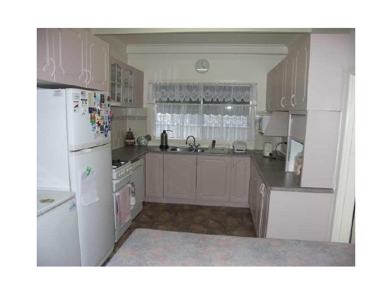 3 Tomkins Parade, Benalla VIC 3672