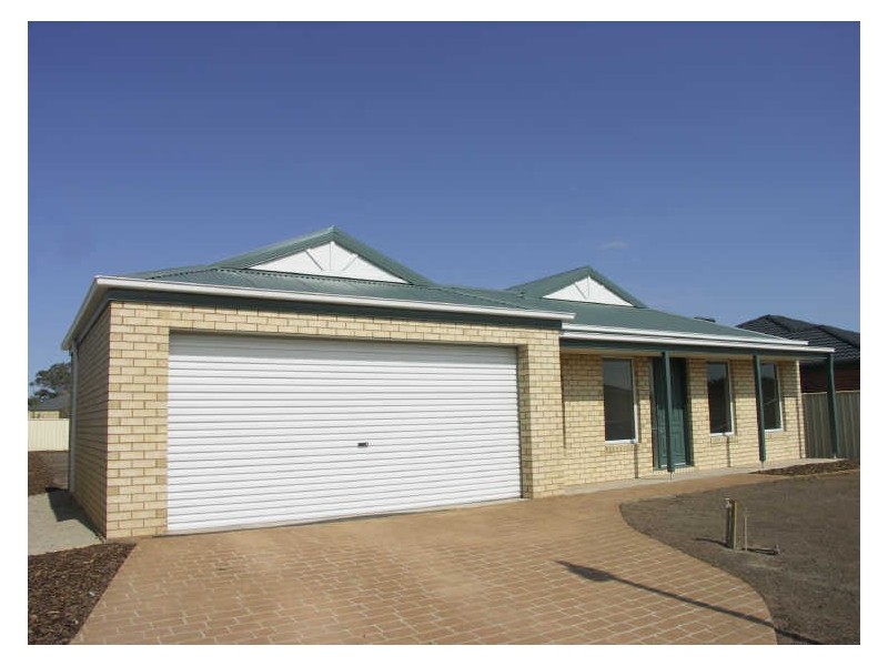 12 Schulz Street, Benalla VIC 3672