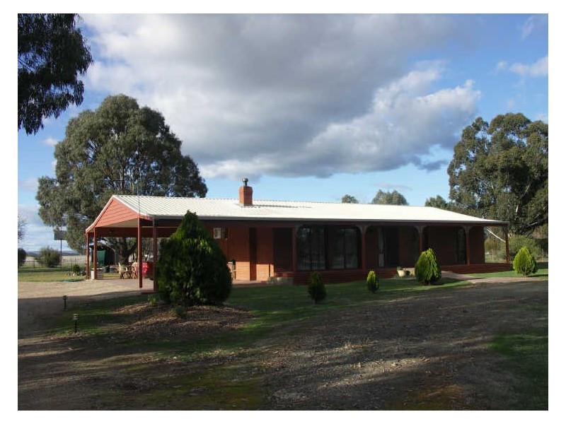 196 Hunter Road, Benalla VIC 3672